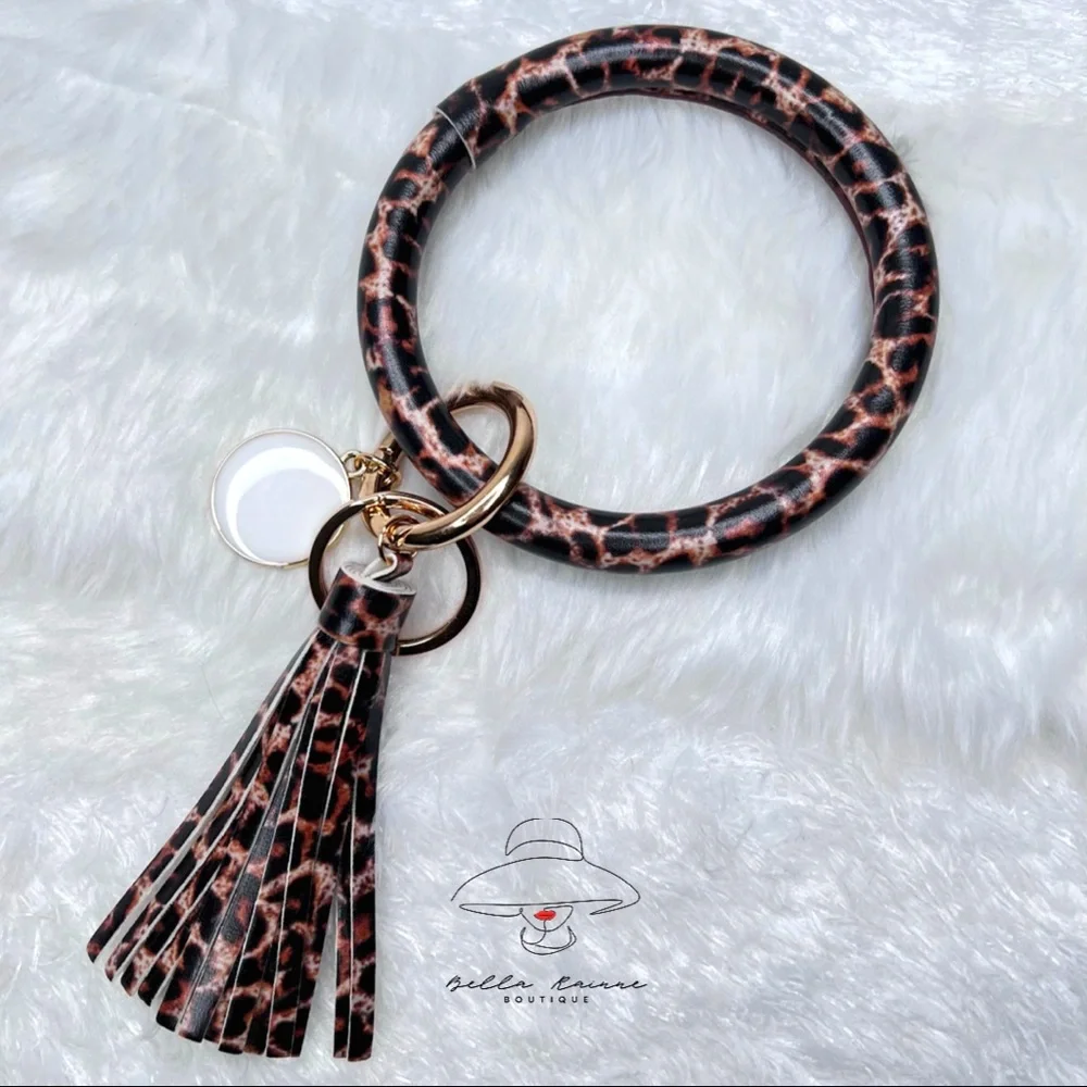 ๐ 3/$20 ๐ Assorted Bangle Keychains - Picture 1 of 7